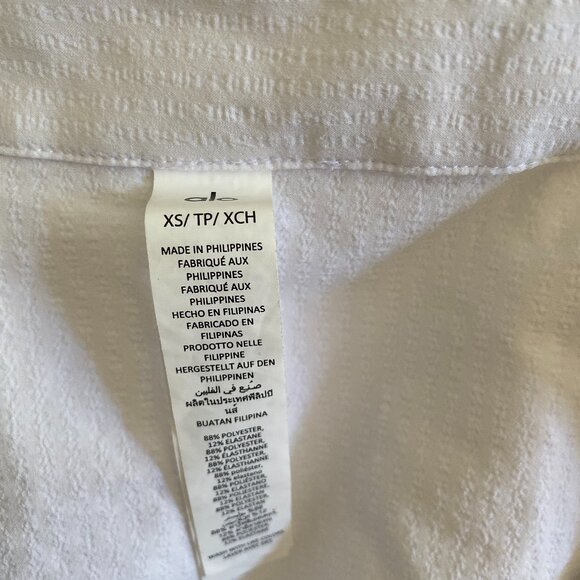 NWT Alo Yoga Dreamscape Button Down Long Sleeve - XS - Picture 5 of 9